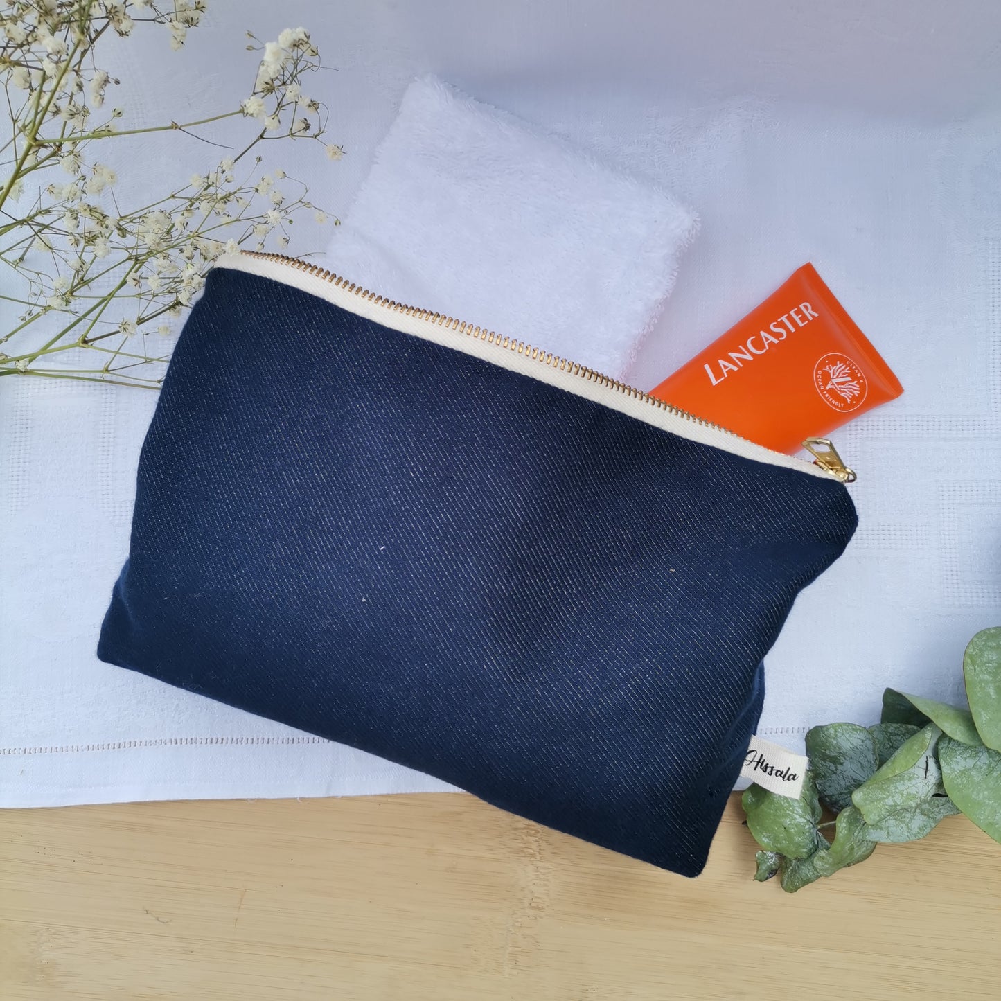 Trousse brodée