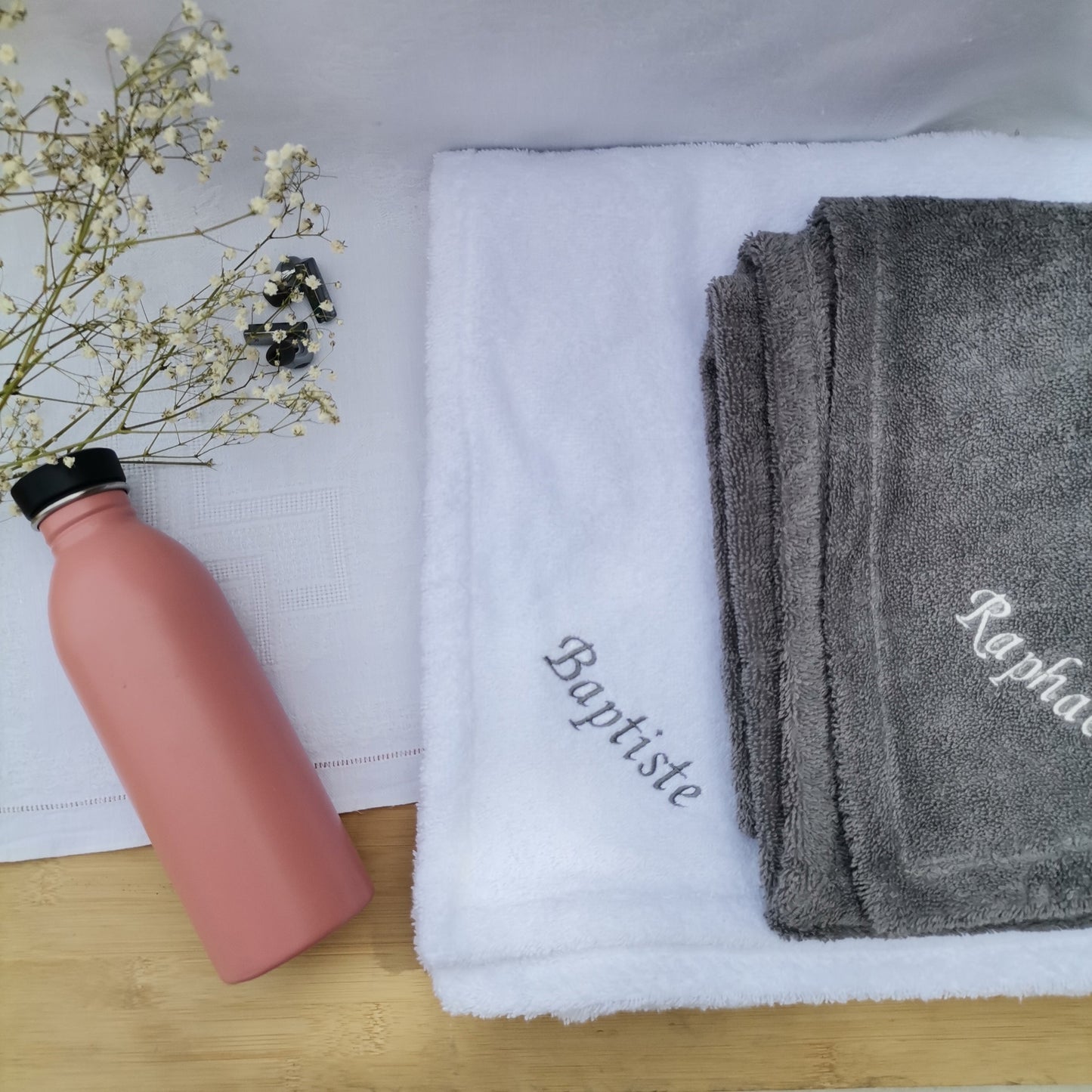 Enveloppant - Drap de bain en coton BIO brodé